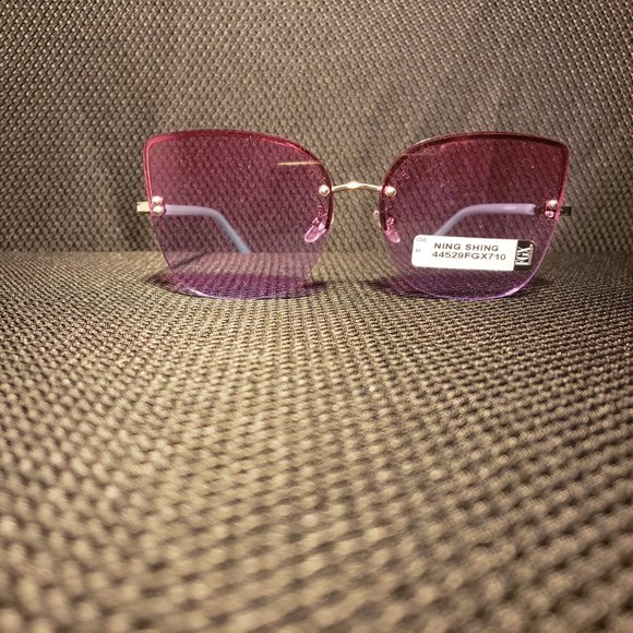 Fashion Sunglasses - Picture 2 of 4